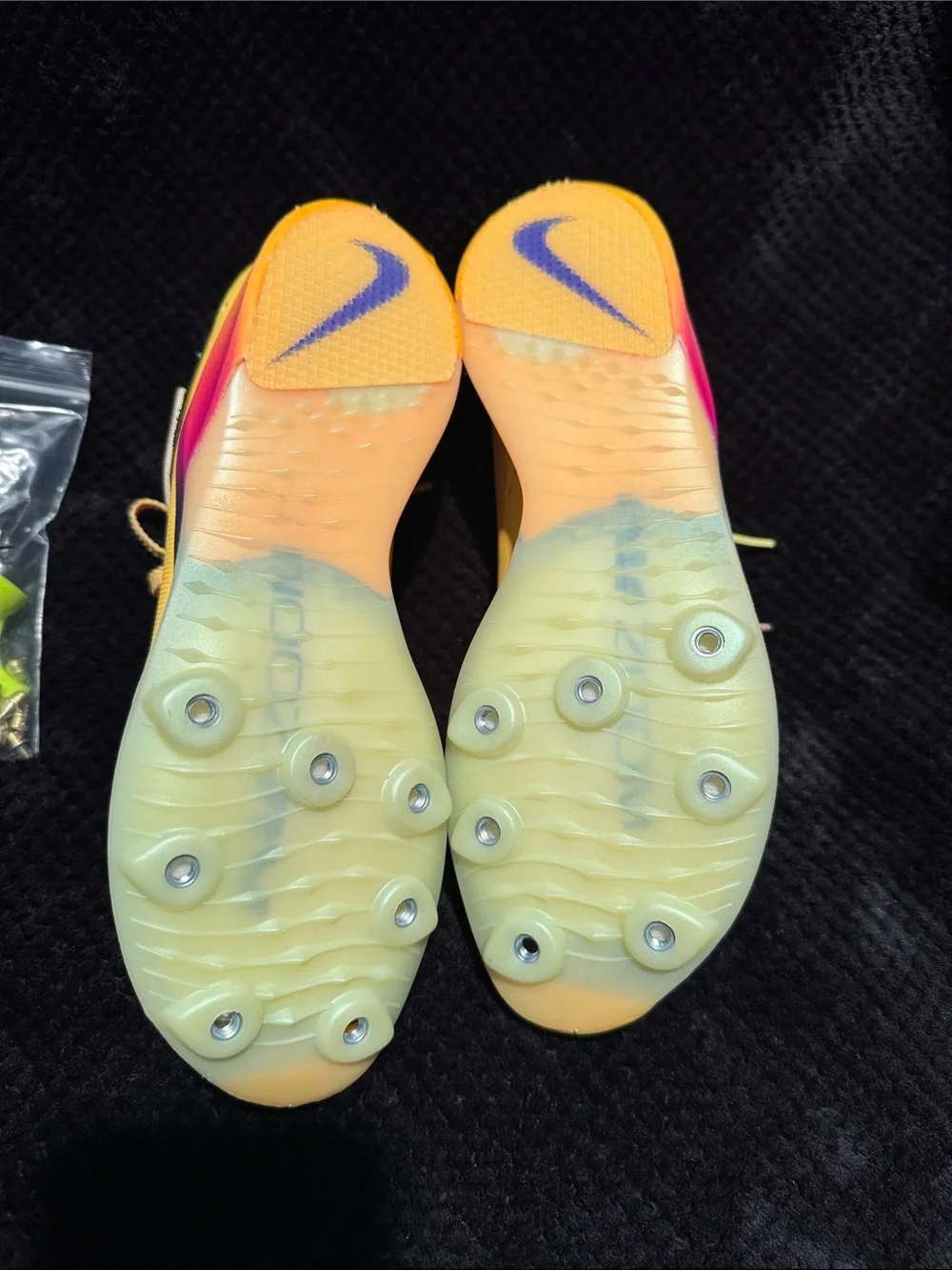 Nike Men’s Orange Long Jump Cleats with Purple Swoosh FZ9326-800 size 6 NWOB
